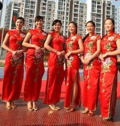 專(zhuān)業(yè)禮儀服務(wù)在重慶 伴娘伴郎團(tuán)隊(duì)、模特主持與角色扮演的多元化發(fā)展